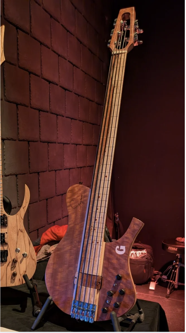 Ginger Fretless Bass